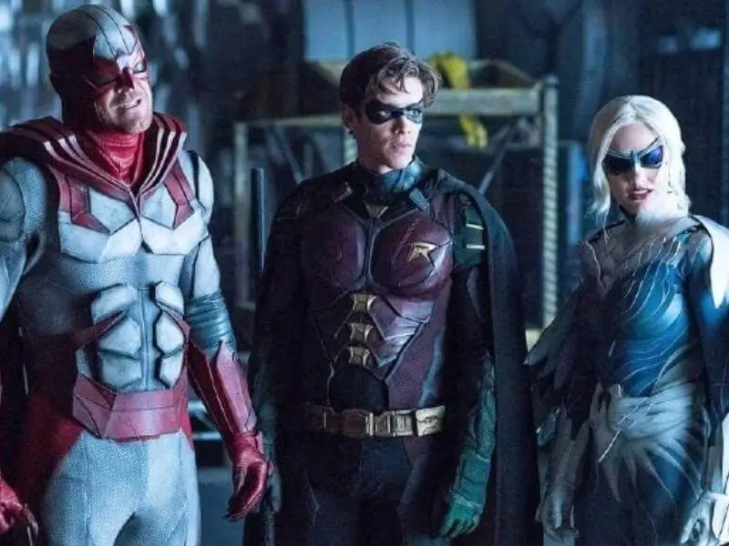 TITÃS: PRIMEIRAS IMAGENS DO ESPANTALHO E BARBARA GORDON NA SÉRIE