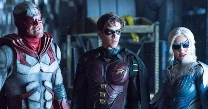 TITÃS: PRIMEIRAS IMAGENS DO ESPANTALHO E BARBARA GORDON NA SÉRIE